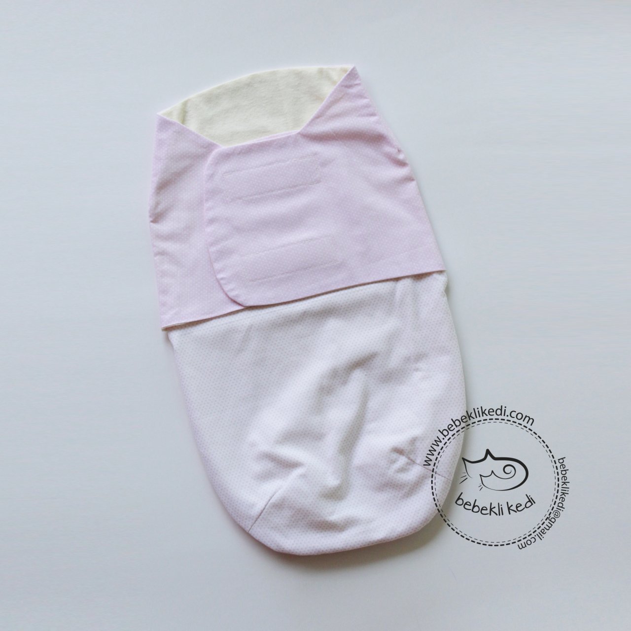 Pembe Puantiyeli Küçük Boy Tam Kundak