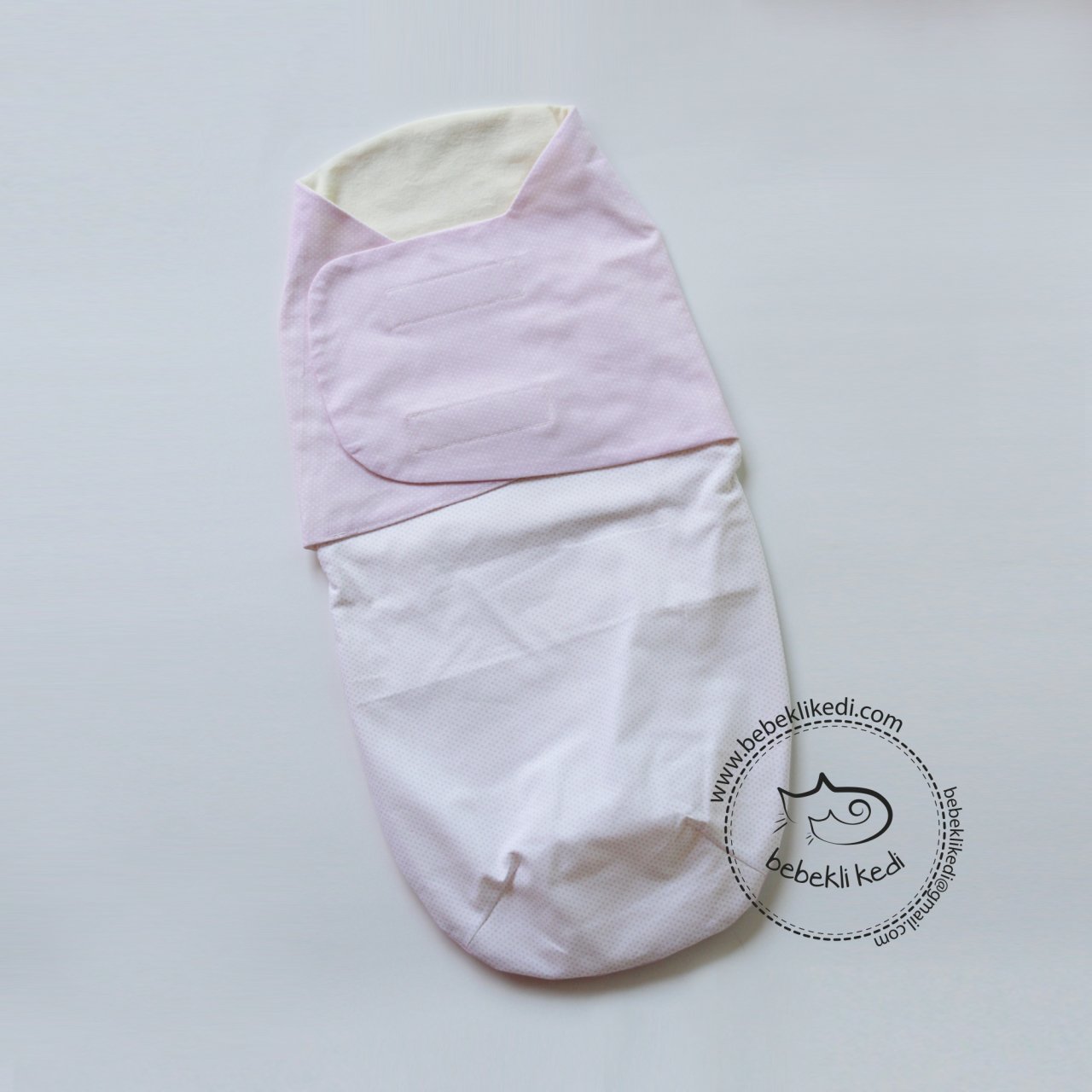 Pembe Puantiyeli Büyük Boy Tam Kundak