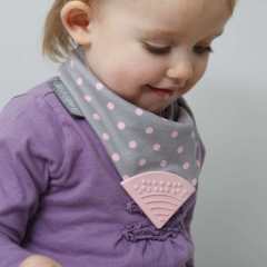 Diş Kaşıyıcılı Fular Önlük - Polka Dot Pink